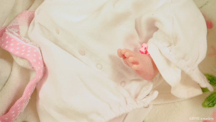 【生後5日（誕生6日目）】黄疸の光線治療が順調。予定通り母子ともに明日退院に。